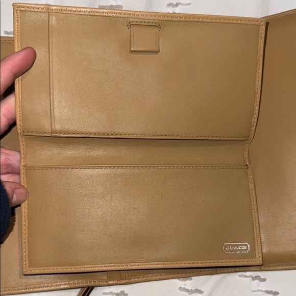 EUC Coach Hampton Trifold Tan Leather Wallet Snap Closure Checkbook Insert - Picture 6 of 8